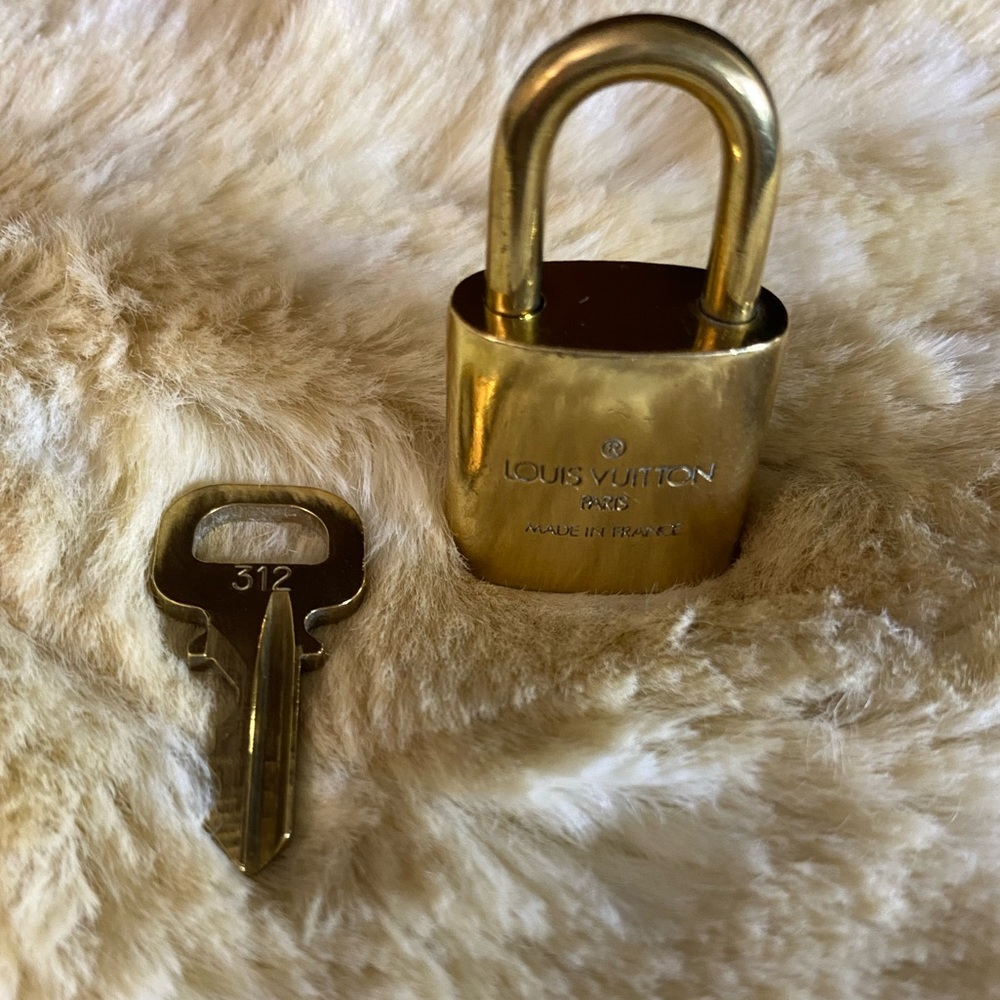 Louis Vuitton #312 Lock & Key